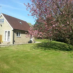 https://waterside-cottage.yorkshirehotels.net